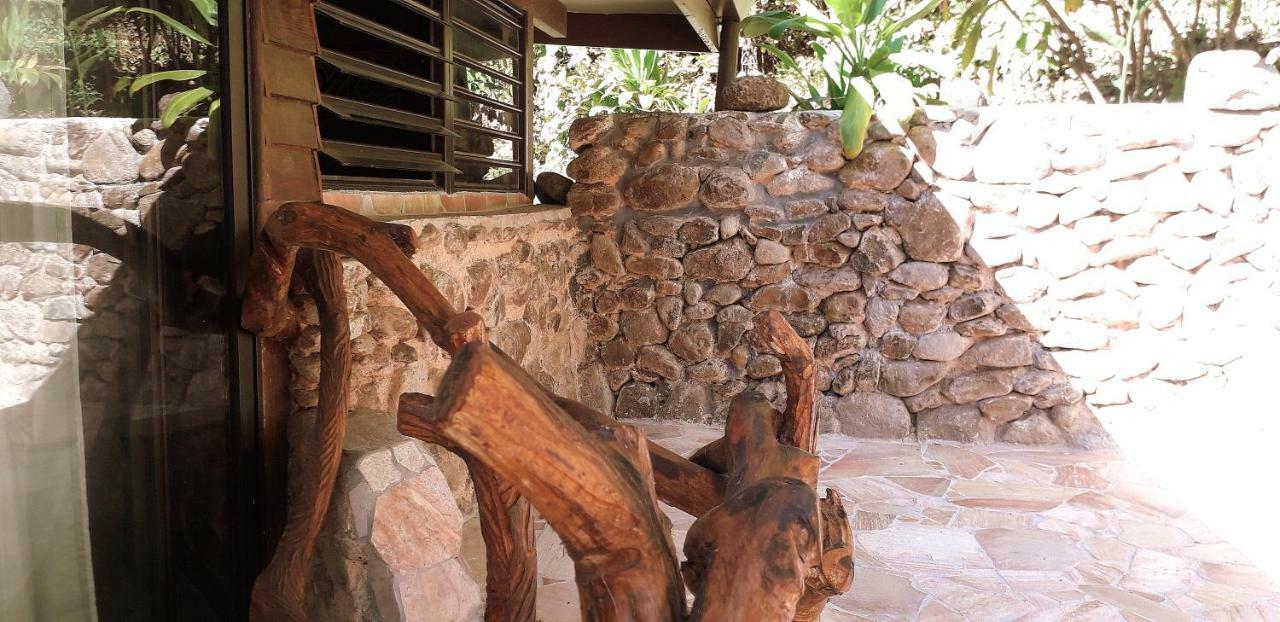 Haere Mai I Te Fare Hotel Teavaro ภายนอก รูปภาพ