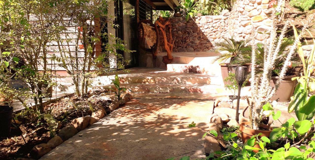 Haere Mai I Te Fare Hotel Teavaro ภายนอก รูปภาพ